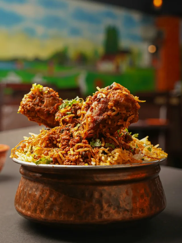 मेरे टॉप 10 फेवरेट इंडियन फूड्स – जो दिल और पेट दोनों खुश कर दें!