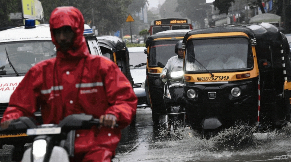 मुंबई में भारी बारिश